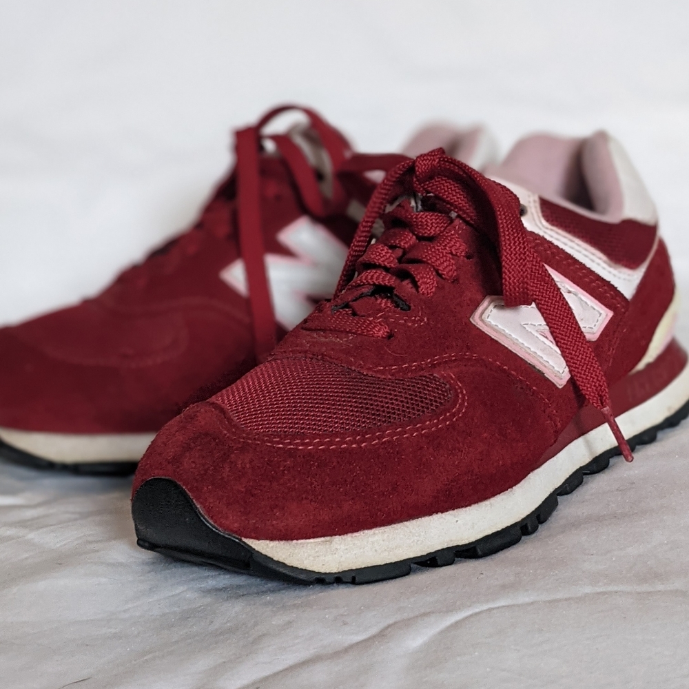 Red New Balance 574